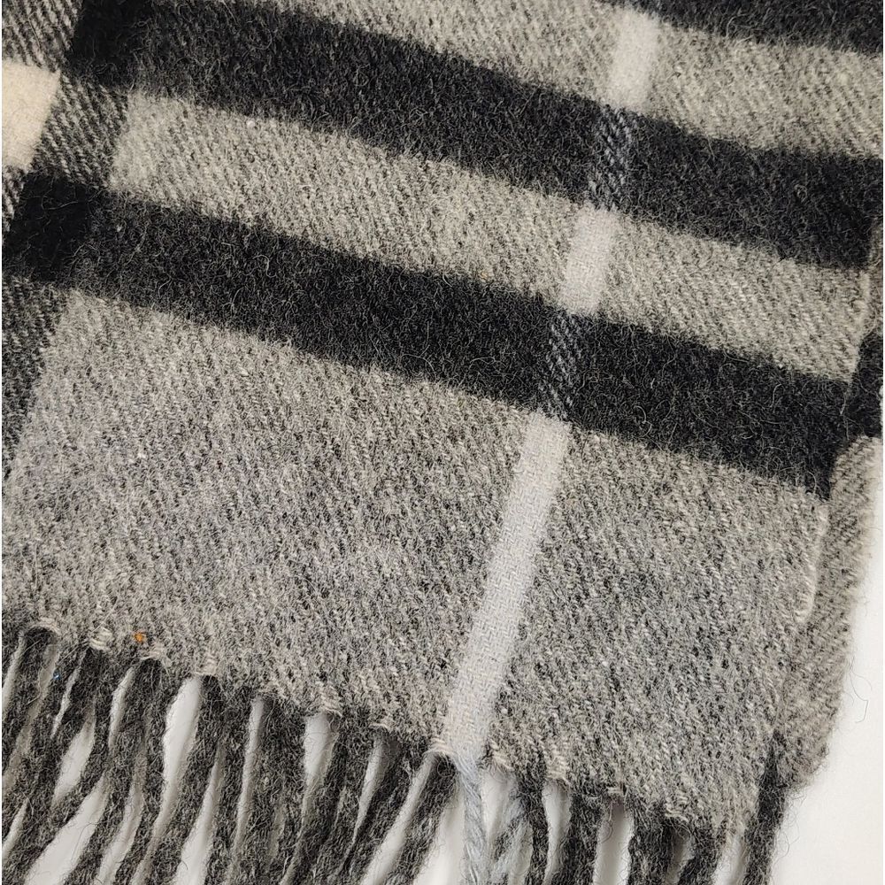 Classic Gray Plaid Men's Wool Knit Fringe Scarf - Picture 7 of 11